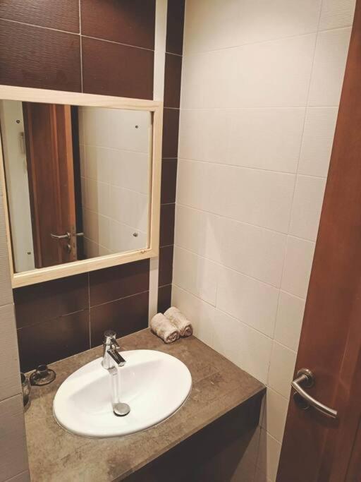 Tres Bel Appartement Idealement Place La Marsa Extérieur photo